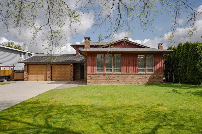 20881 125 AVENUE - photo 1 of 37