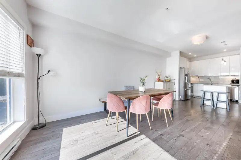 302 20175 53 AVENUE - photo 3 of 19