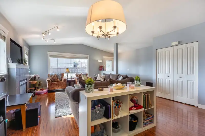 5708 LOUISE WAY - photo 2 of 23