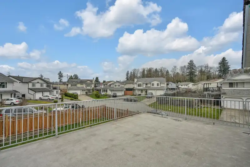 13452 85 AVENUE - photo 3 of 40