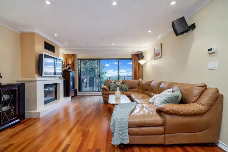 304 1233 BEACH AVENUE - photo 4 of 33