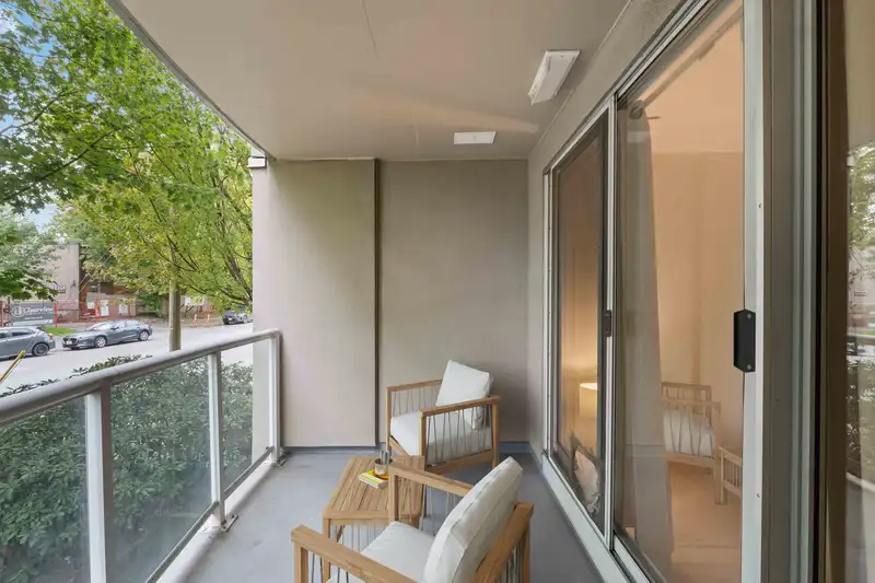 209 10523 UNIVERSITY DRIVE - photo 3 of 18