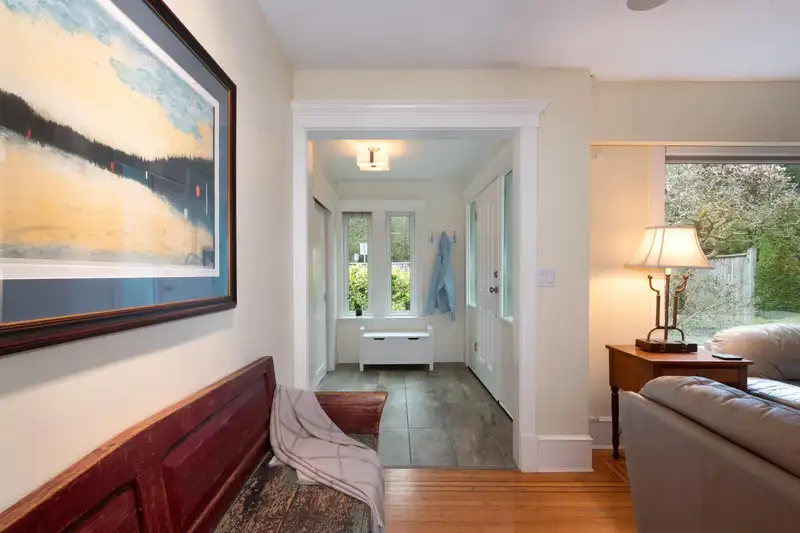 2288 RIVERSIDE DRIVE - photo 4 of 32