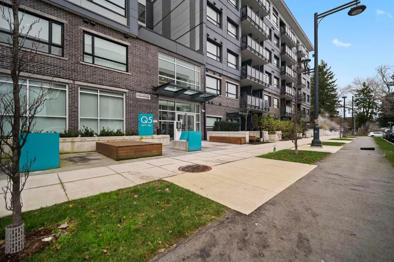 405 10777 138 STREET - photo 1 of 15