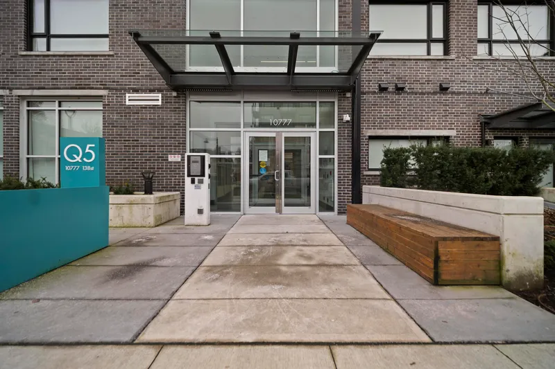 405 10777 138 STREET - photo 2 of 15