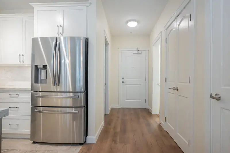 404 20367 85 AVENUE - photo 4 of 38