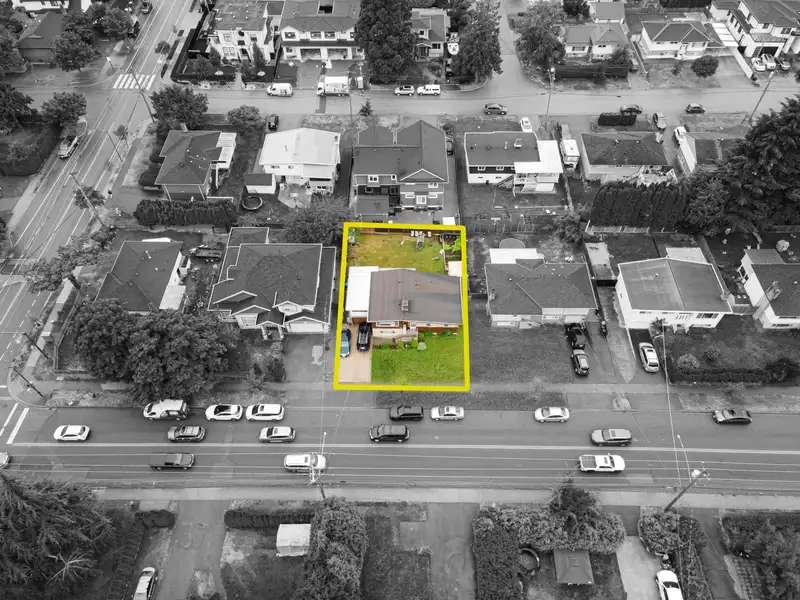 8225 112 STREET - photo 3 of 11