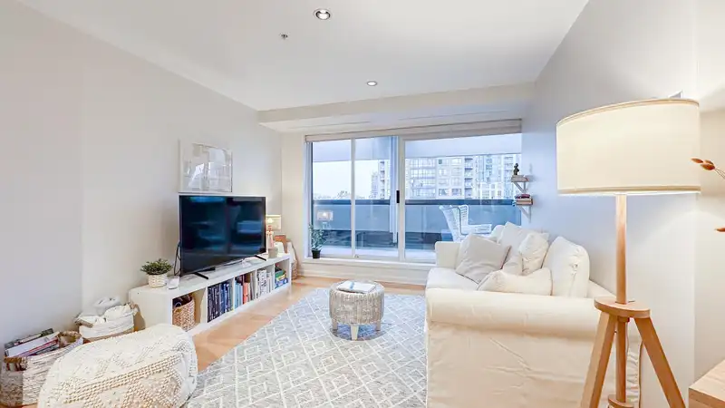 PH4 1177 HORNBY STREET - photo 1 of 24