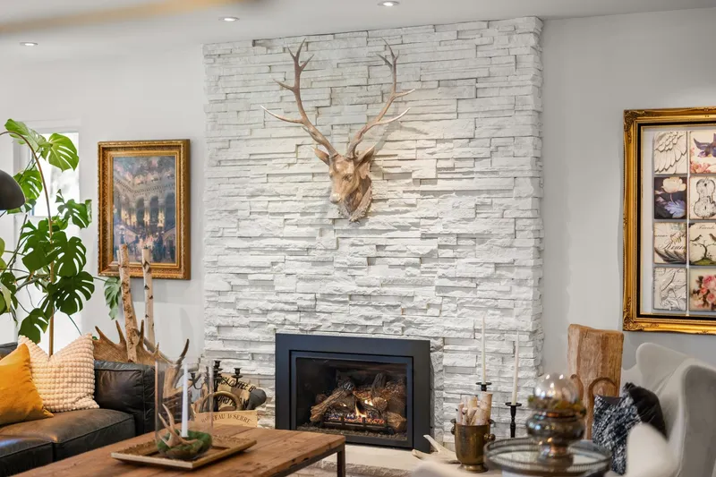 19788 49 AVENUE - photo 3 of 25