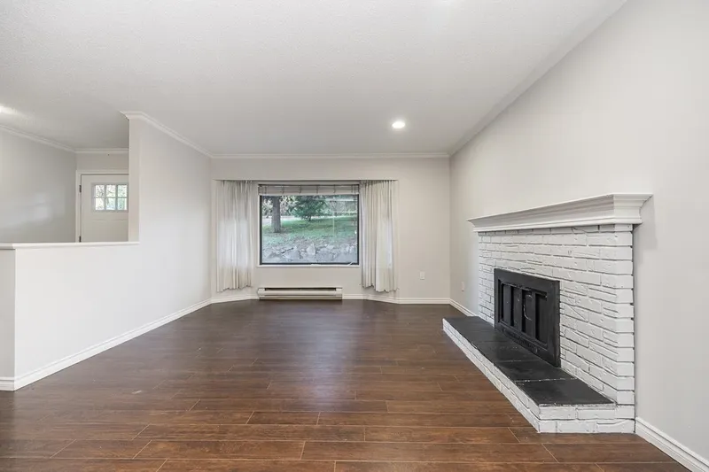 3906 200 STREET - photo 3 of 25