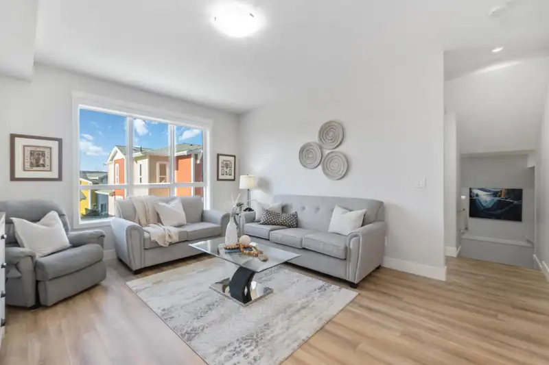 126 16561 17A AVENUE - photo 3 of 40