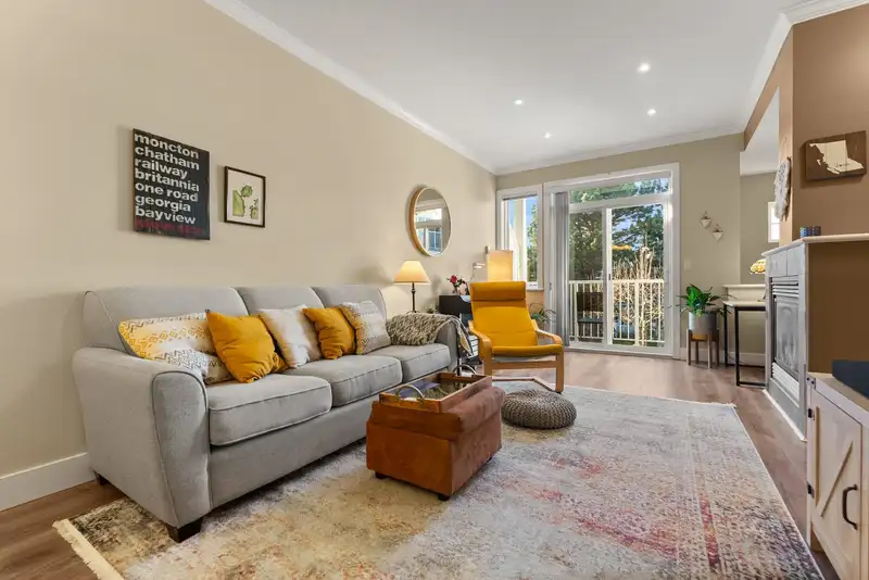 22 6300 LONDON ROAD - photo 2 of 36