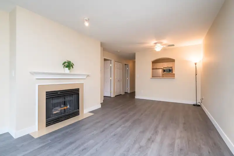 220 2980 PRINCESS CRESCENT - photo 4 of 31