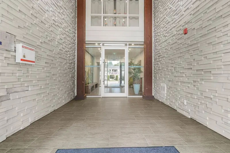 103 2565 WARE STREET - photo 3 of 25