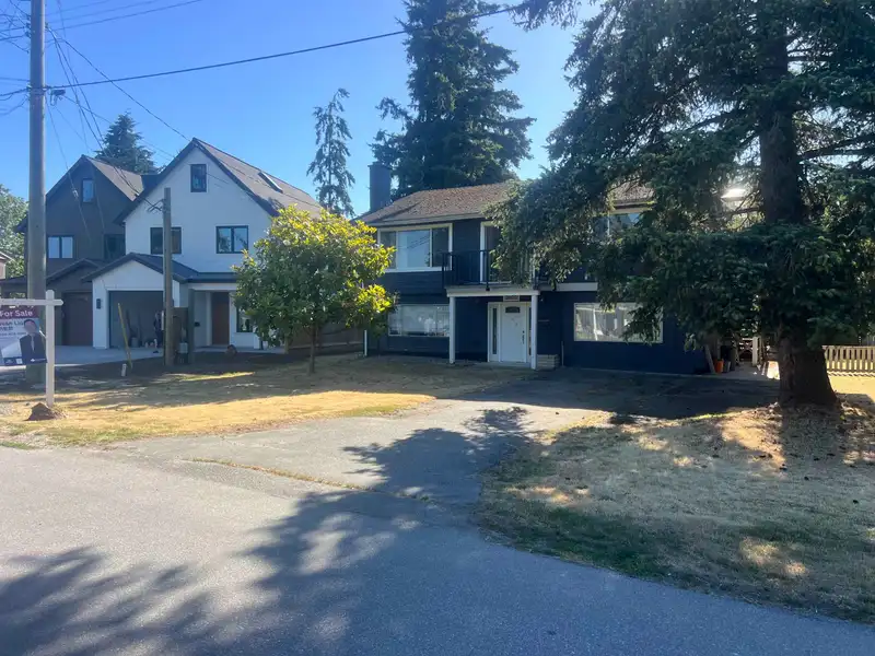 5185 N WHITWORTH CRESCENT - photo 2 of 3