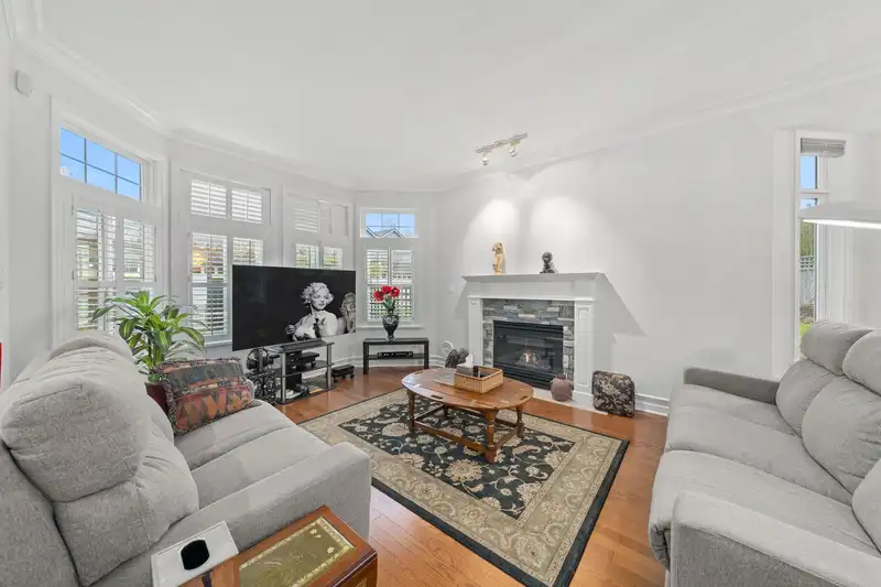 76 14909 32 AVENUE - photo 4 of 36