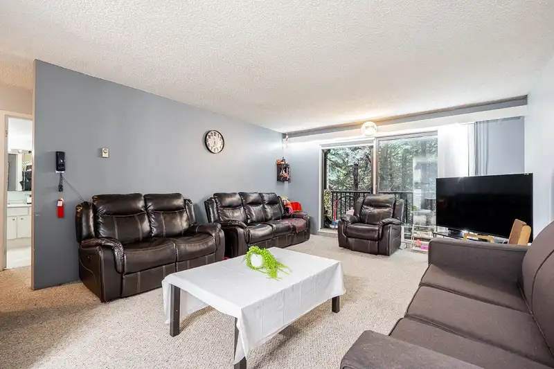 209 15238 100 AVENUE - photo 3 of 32