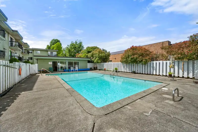 136B 8635 120 STREET - photo 2 of 6