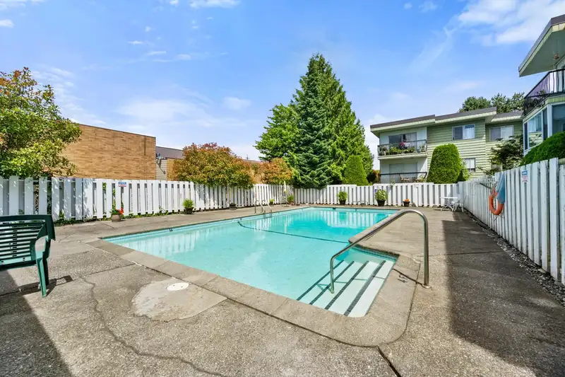136B 8635 120 STREET - photo 3 of 6