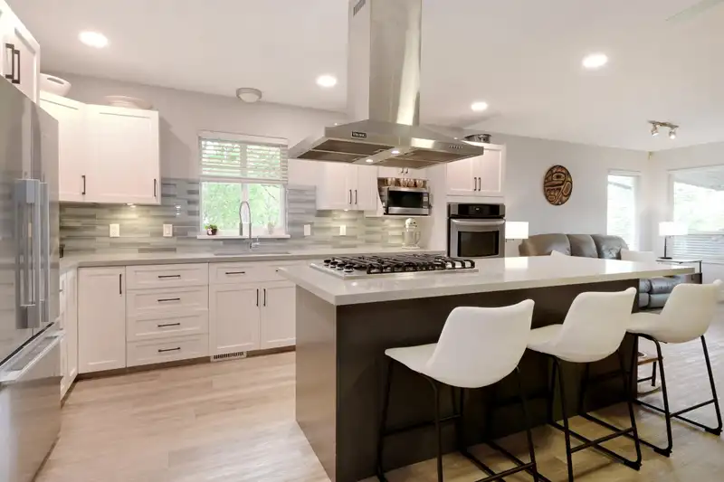 20535 98 AVENUE - photo 3 of 36