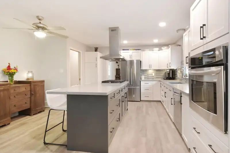 20535 98 AVENUE - photo 4 of 36