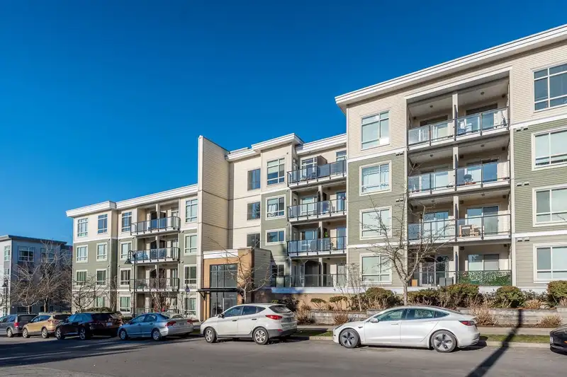 323 13789 107A AVENUE - photo 1 of 18