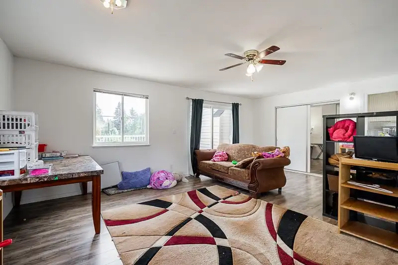 6753 137 STREET - photo 4 of 22