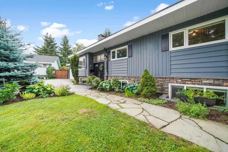 21554 BERRY AVENUE - photo 3 of 40