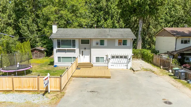19745 38A AVENUE - photo 2 of 40