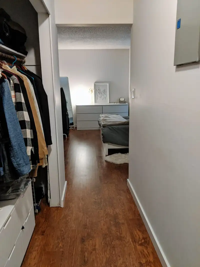 421 9867 MANCHESTER DRIVE - photo 4 of 8