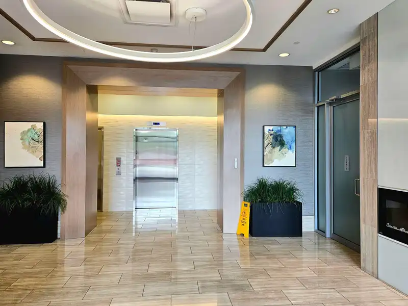 1902 13398 104 AVENUE - photo 4 of 33