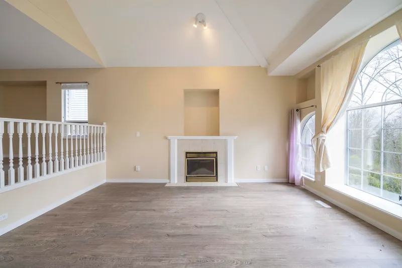 470 RIVERVIEW CRESCENT - photo 3 of 25