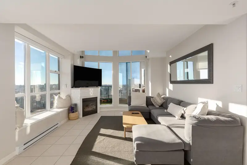 3603 939 HOMER STREET - photo 3 of 25