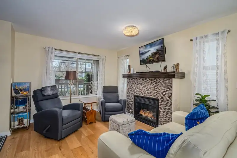 9 19250 65 AVENUE - photo 2 of 28