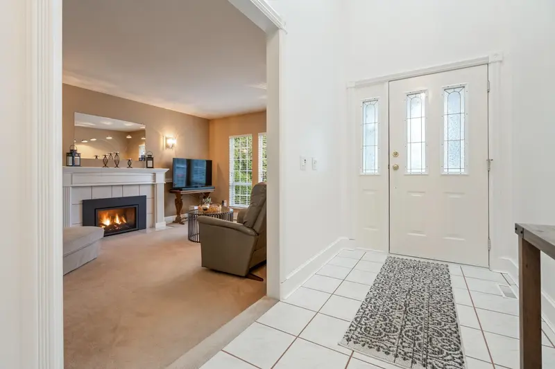 6202 189 STREET - photo 4 of 25