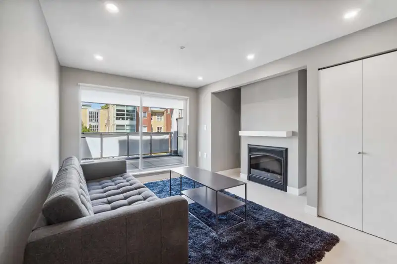 1 2880 W 4TH AVENUE - photo 4 of 40