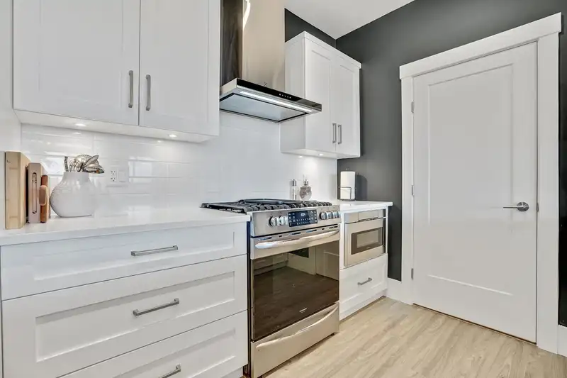 507 45745 WATSON ROAD - photo 3 of 35