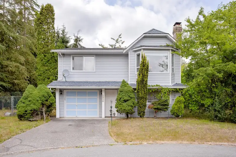 2026 SHAUGHNESSY PLACE - photo 1 of 17