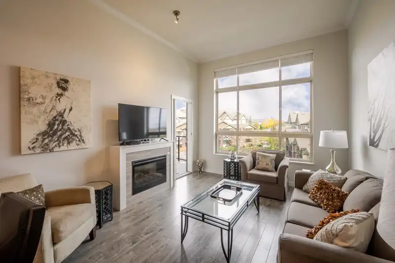 404 19201 66A AVENUE - photo 1 of 26
