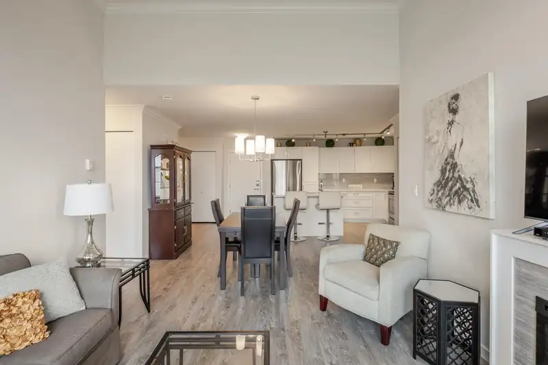 404 19201 66A AVENUE - photo 4 of 26