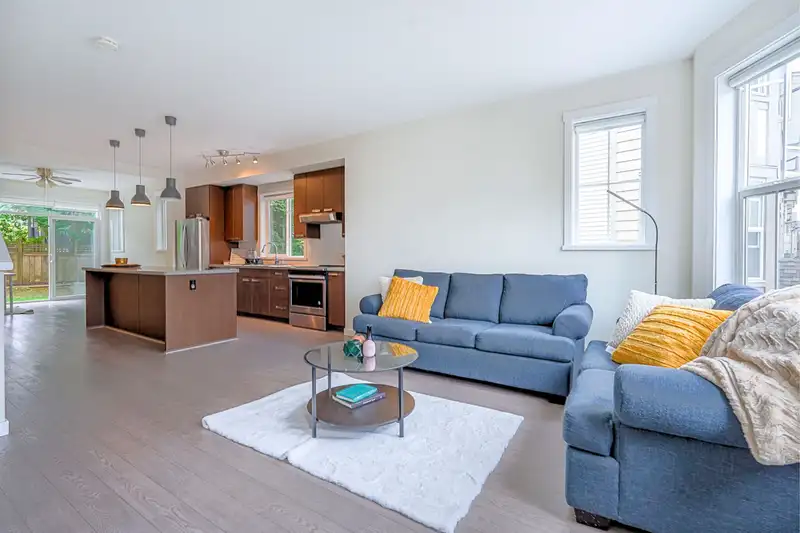 41 14838 61 AVENUE - photo 1 of 26