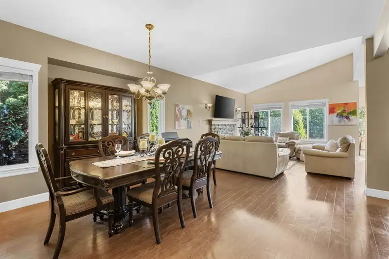 11279 CREEKSIDE STREET - photo 2 of 39