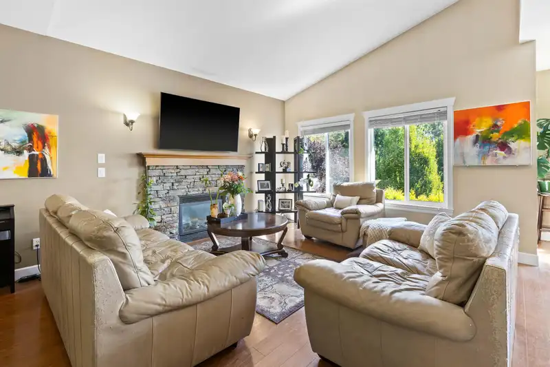 11279 CREEKSIDE STREET - photo 3 of 39