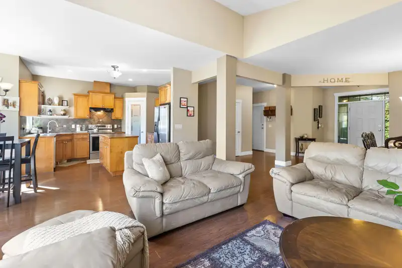 11279 CREEKSIDE STREET - photo 4 of 39