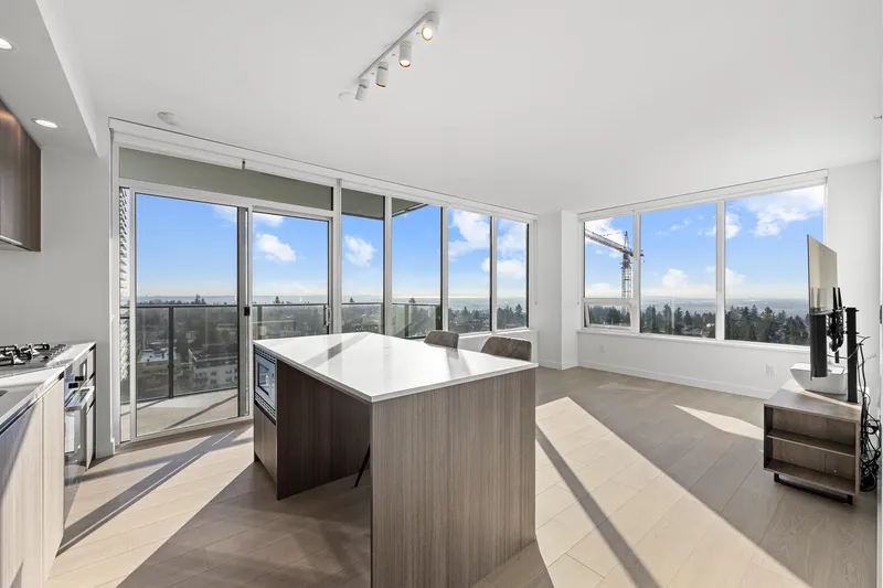 1204 6537 TELFORD AVENUE - photo 1 of 25