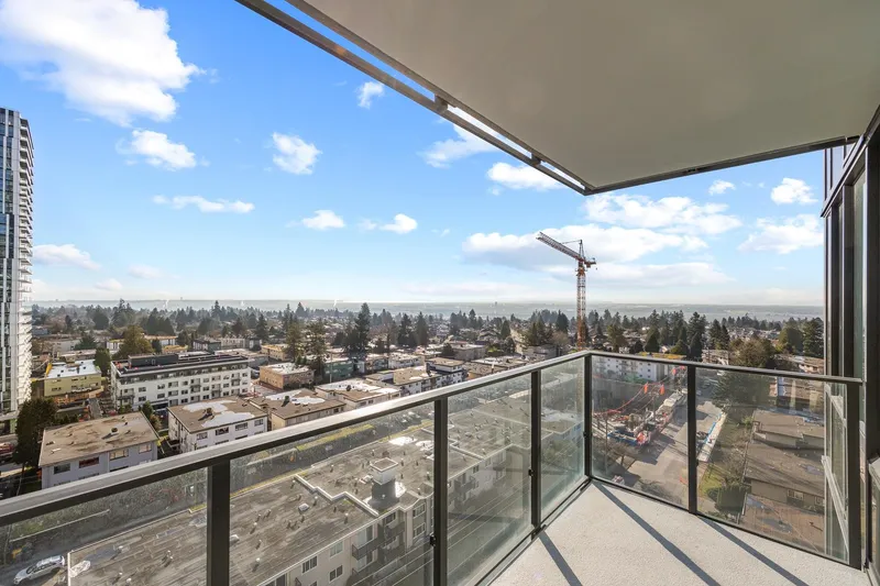 1204 6537 TELFORD AVENUE - photo 4 of 25