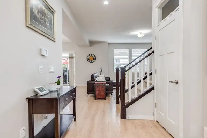 24406 113 AVENUE - photo 2 of 27