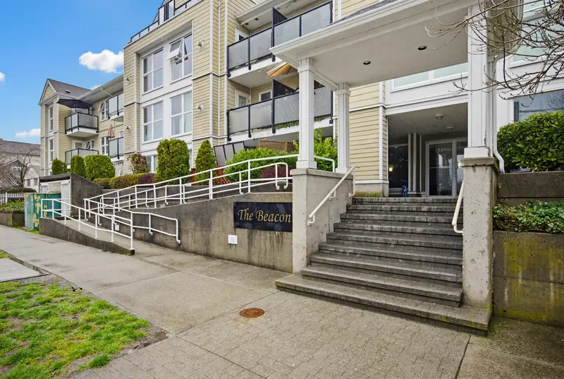 202 1519 GRANT AVENUE - photo 2 of 25