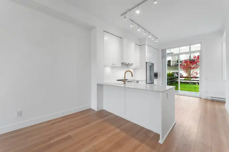 139 1331 OLMSTED STREET - photo 2 of 37