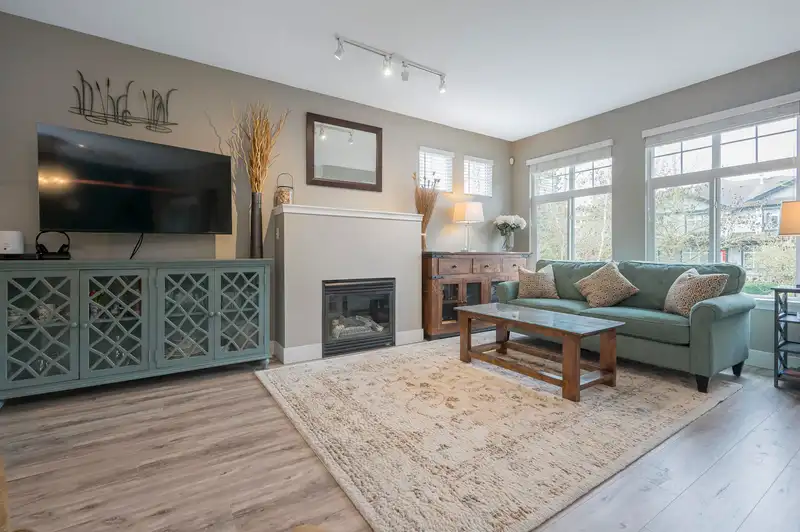 6 18828 69 AVENUE - photo 2 of 34